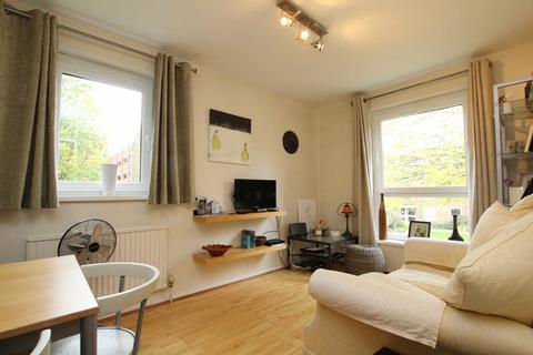 1 bedroom flat for sale, Garfield Road, Twickenham TW1