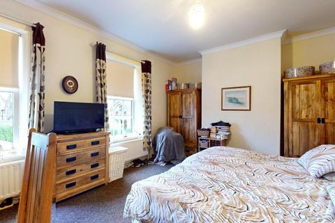 2 bedroom house for sale, North Parade, Otley, LS21