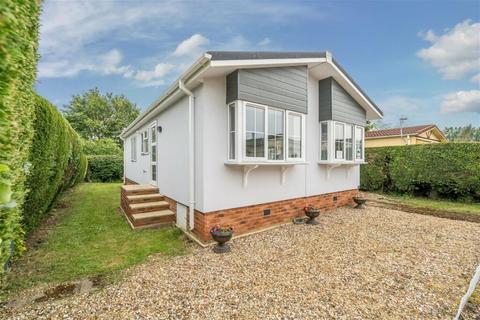 2 bedroom park home for sale, Ipswich, Suffolk, IP7