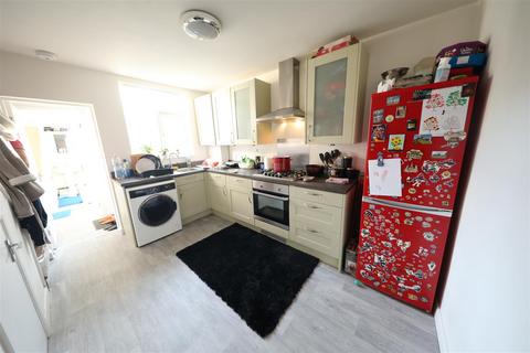 2 bedroom terraced house for sale, West Parade, Leads Road, Sutton-On-Hull