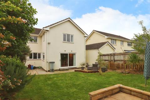 4 bedroom detached house for sale, Mead Park Close, Bickington, Barnstaple