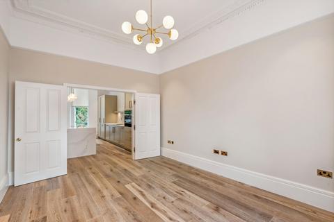 3 bedroom maisonette to rent, Ladbroke Gardens, London, W11