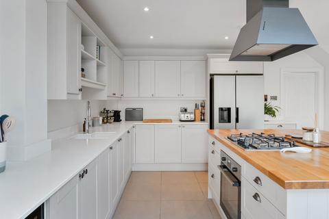176 Sandcross Lane, Reigate, RH2 8HG