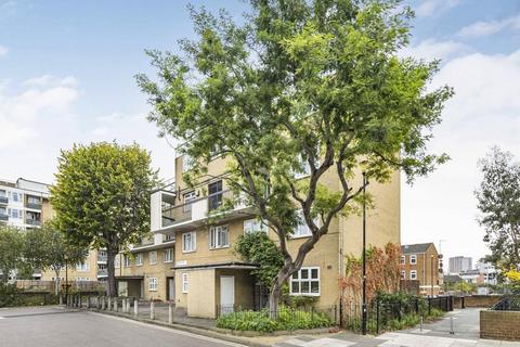 3 bedroom apartment for sale, Amhurst Road, London, E8