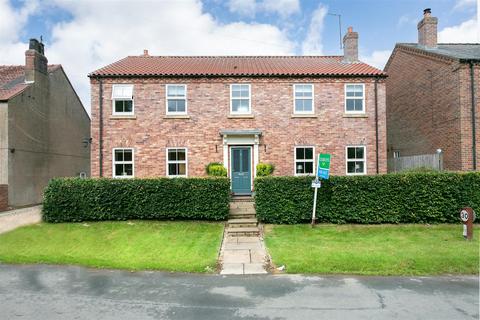 4 bedroom detached house for sale, North Road, Lund