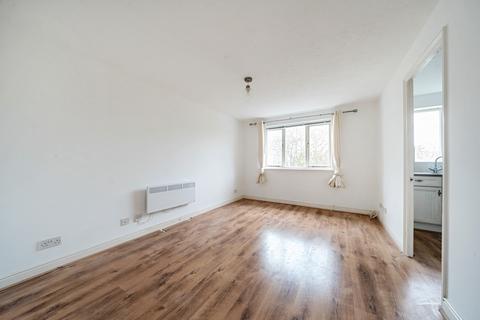 1 bedroom flat to rent, Harlinger Street London SE18