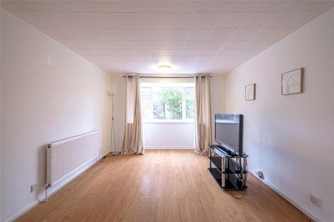 3 bedroom maisonette to rent, Gerrards Close, London, N14