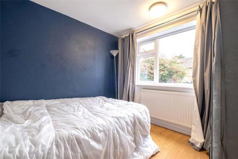 3 bedroom maisonette to rent, Gerrards Close, London, N14