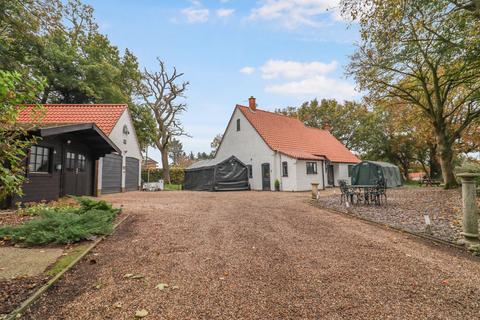 3 bedroom detached bungalow for sale, Woodcock Road, Wretham, Thetford, Norfolk, IP24