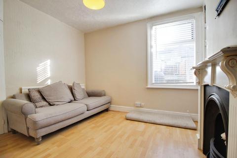 3 bedroom terraced house to rent, Albion Street, Swindon SN1