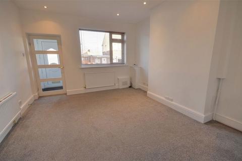 2 bedroom terraced house to rent, Carleton View, Pontefract, WF8