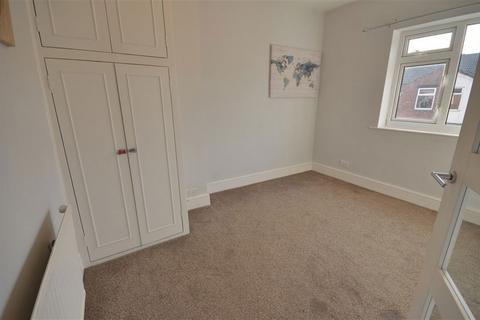 2 bedroom terraced house to rent, Carleton View, Pontefract, WF8