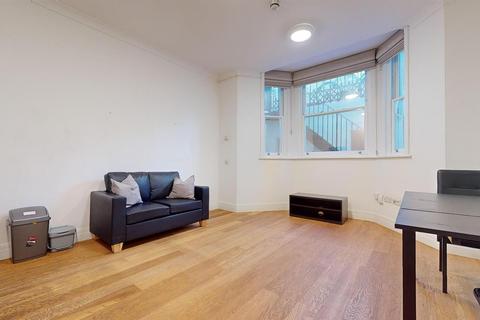 2 bedroom flat to rent, Castletown Road, London W14