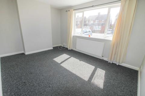 2 bedroom semi-detached house to rent, Chesford Road, Luton LU2