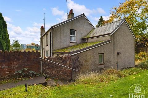 5 bedroom cottage for sale, Valley Road, Cinderford