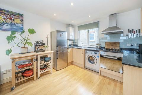 1 bedroom flat for sale, Ashmere Grove, London SW2