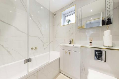 134 Thames Road, London, W4 3RQ