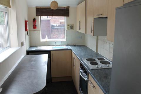 2 bedroom house to rent, Cecil Street, ,