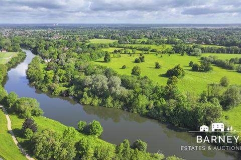 Land for sale, Retreat, Wraysbury TW19