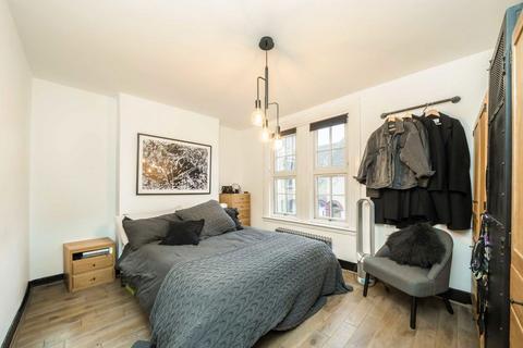 5 Stevens Avenue, London, E9 6RX