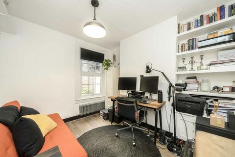5 Stevens Avenue, London, E9 6RX