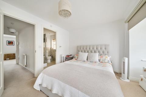 4 bedroom end of terrace house for sale, Mackintosh Street, Bromley