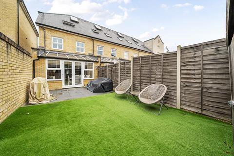 4 bedroom end of terrace house for sale, Mackintosh Street, Bromley