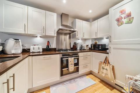 4 bedroom end of terrace house for sale, Mackintosh Street, Bromley