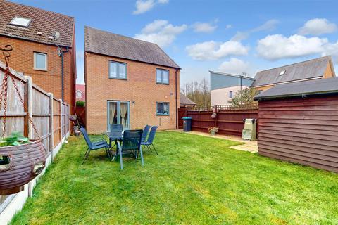 4 bedroom detached house for sale, Aran Court, Oakridge Park, Milton Keynes