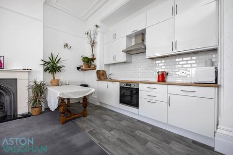 2 bedroom apartment to rent, Medina Terrace, Hove BN3