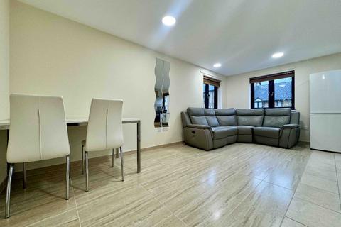 2 bedroom flat to rent, Hackney E5