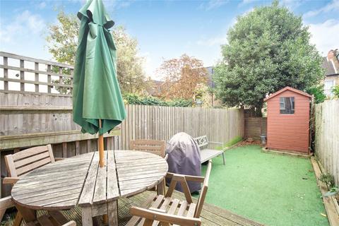 3 bedroom flat for sale, Welham Road, Furzedown, SW16