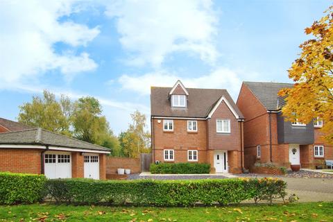 5 bedroom detached house for sale, Gosling Close, Swindon SN4