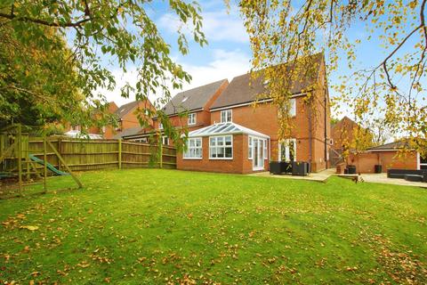 5 bedroom detached house for sale, Gosling Close, Swindon SN4