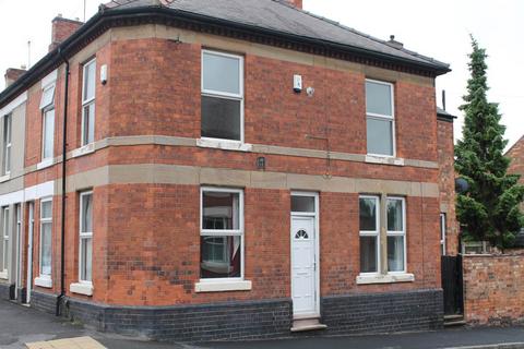 2 bedroom end of terrace house to rent, Howe Street, Derby,