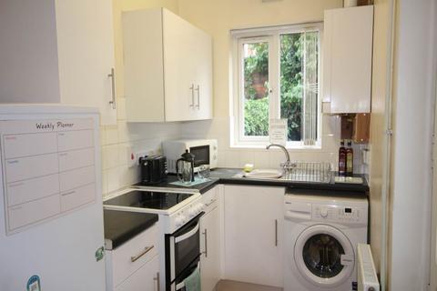 2 bedroom house share to rent, Langley Street, Derby,