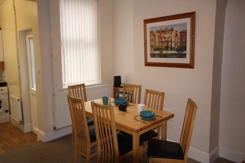 2 bedroom house share to rent, Langley Street, Derby,