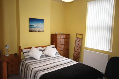 2 bedroom house share to rent, Langley Street, Derby,