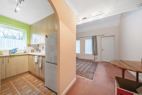 122 Beaconsfield Way, Earley, Reading, RG6 5UX