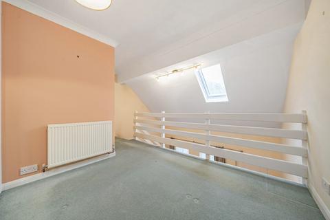 122 Beaconsfield Way, Earley, Reading, RG6 5UX