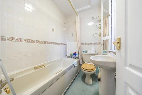 122 Beaconsfield Way, Earley, Reading, RG6 5UX