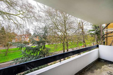 2 bedroom apartment for sale, Woodford Road, London