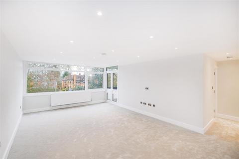 2 bedroom apartment for sale, Woodford Road, London