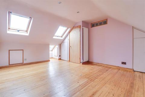 2 bedroom maisonette for sale, Silverdale Avenue, Westcliff-on-Sea SS0