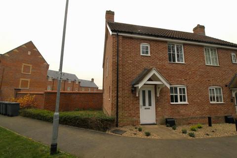 3 bedroom semi-detached house to rent, Framlingham