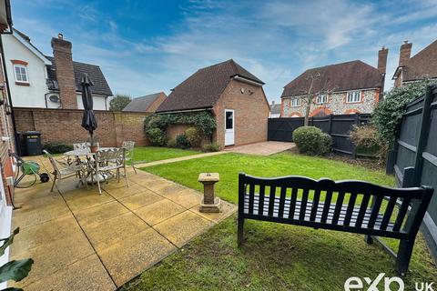 4 bedroom detached house for sale, Oslin Walk, West Malling ME19