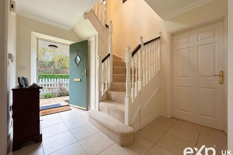 4 bedroom detached house for sale, Oslin Walk, West Malling ME19