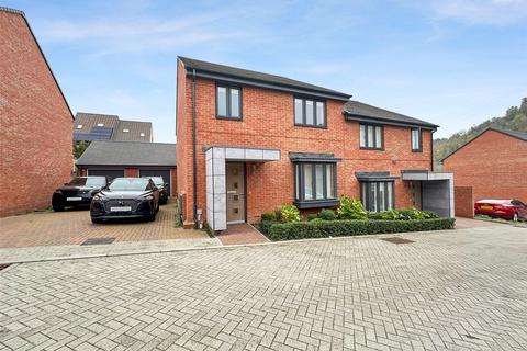 4 bedroom semi-detached house for sale, Lancaster Close, Castle Hill, Ebbsfleet Valley, Swanscombe, DA10