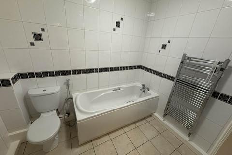 2 bedroom apartment to rent, Cheetham Hill Road, Manchester M8