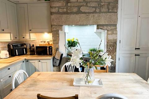 8 Sun Street, Cowling, Keighley, BD22 0BB